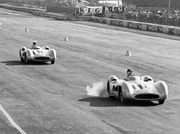 Mercedes W 196 R (1954) auf der Rennstrecke Mercedes W 196 R (1954) auf der Rennstrecke