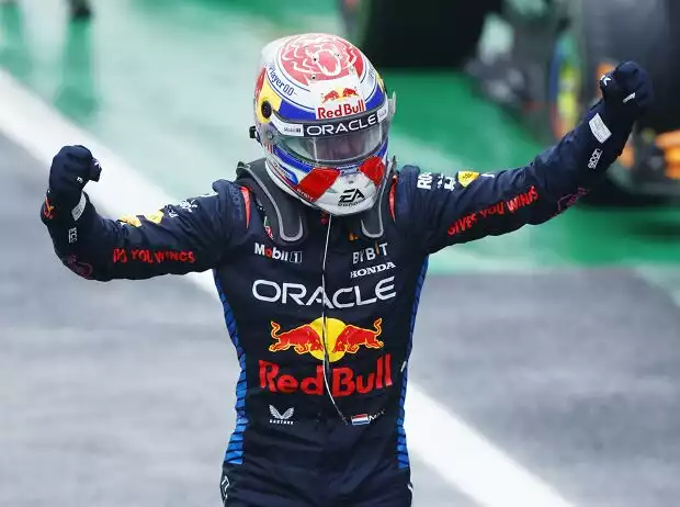 Max Verstappen (Red Bull) feiert den Sieg beim Formel-1-Rennen in Brasilien 2024 Titel-Bild zur News: Max Verstappen (Red Bull) feiert den Sieg beim Formel-1-Rennen in Brasilien 2024