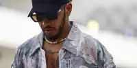 Lewis Hamilton kommt ins Formel-1-Fahrerlager in Katar 2024