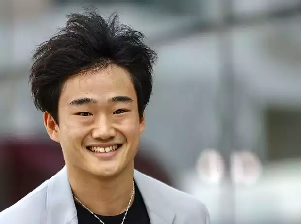 Yuki Tsunoda im Formel-1-Fahrerlager in Katar 2024 Titel-Bild zur News: Yuki Tsunoda im Formel-1-Fahrerlager in Katar 2024
