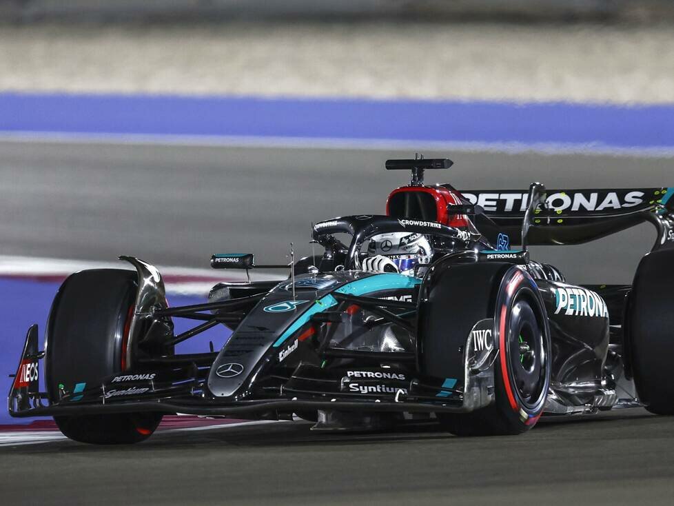 George Russell im Mercedes W15 im Sprintqualifying in Katar 2024
