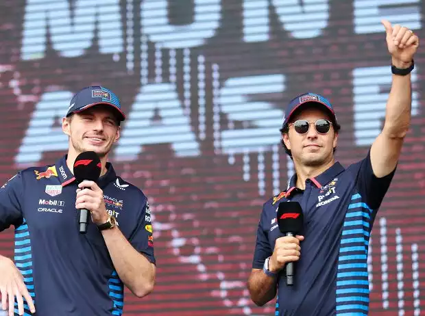 Max Verstappen mit seinem Red-Bull-Teamkollegen Sergio Perez Titel-Bild zur News: Max Verstappen mit seinem Red-Bull-Teamkollegen Sergio Perez