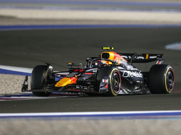 Sergio Perez im Red Bull RB20 beim Formel-1-Rennwochenende in Katar 2024 Sergio Perez im Red Bull RB20 beim Formel-1-Rennwochenende in Katar 2024