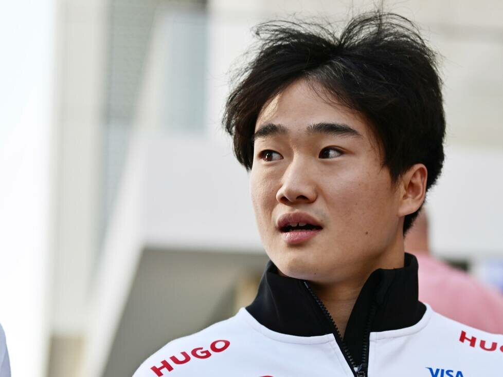 Yuki Tsunoda im Formel-1-Fahrerlager in Katar 2024