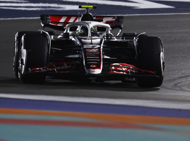 Nico Hülkenberg im Haas VF-24 beim Formel-1-Qualifying in Katar 2024 Nico Hülkenberg im Haas VF-24 beim Formel-1-Qualifying in Katar 2024