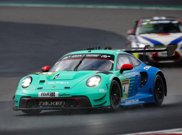 Der Falken-Porsche #4 gewinnt die NLS-Speed-Trophäe Der Falken-Porsche #4 gewinnt die NLS-Speed-Trophäe