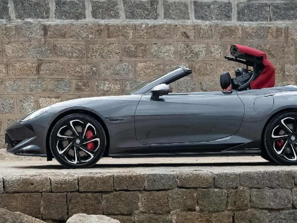 MG Cyberster (2025)