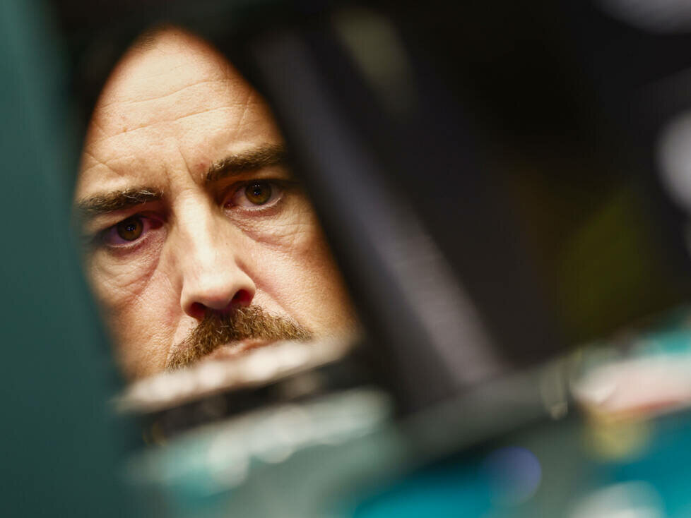 Fernando Alonso (Aston Martin) beim Formel-1-Rennen in Abu Dhabi 2024