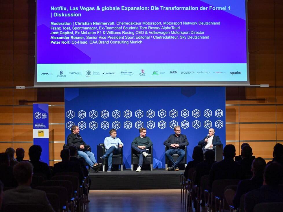 Christian Nimmervoll, Jost Capito, Peter Kort, Alexander Rösner und Franz Tost bei der SPORT MARKE MEDIEN 2024 in München