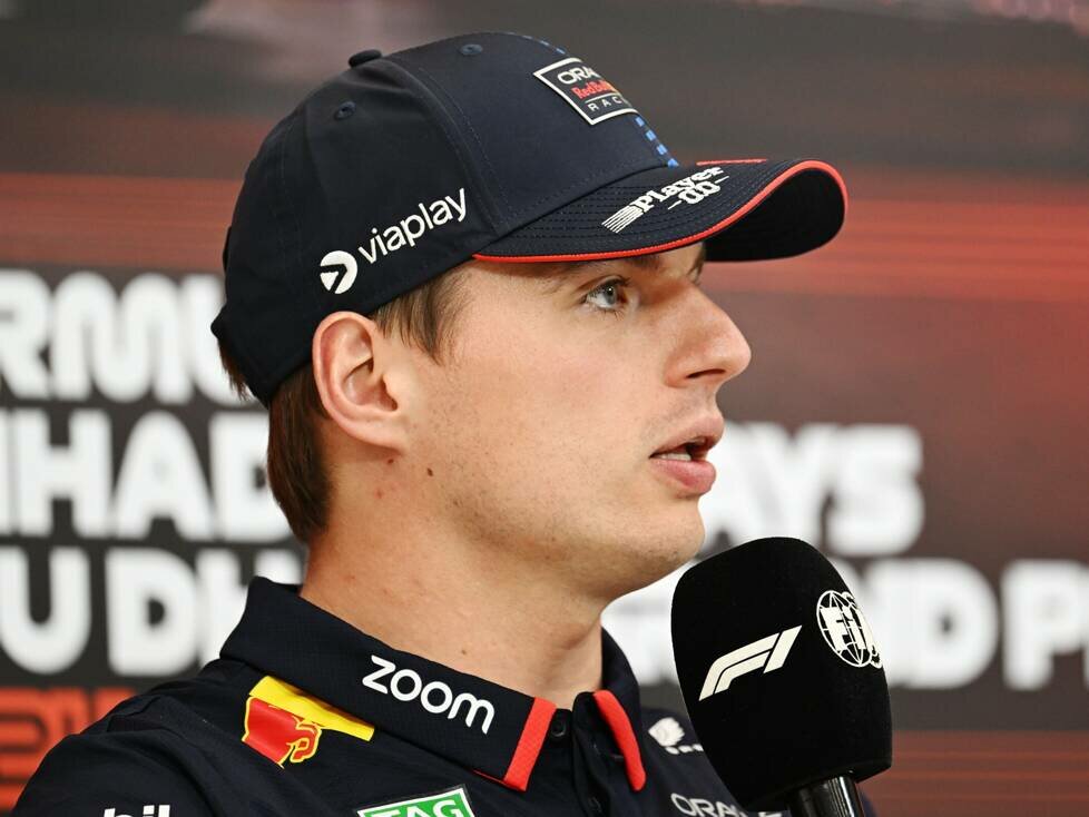 Max Verstappen bei der FIA-Pressekonferenz vor dem Abu-Dhabi-GP 2024