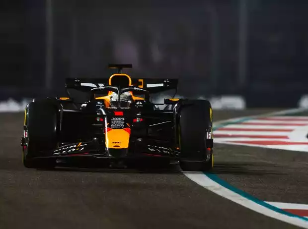 Max Verstappen (Red Bull RB20) beim Formel-1-Rennen in Abu Dhabi 2024 Titel-Bild zur News: Max Verstappen (Red Bull RB20) beim Formel-1-Rennen in Abu Dhabi 2024