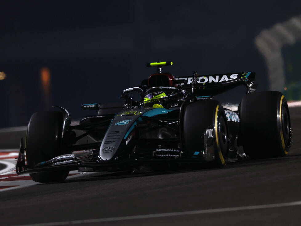 Lewis Hamilton (Mercedes W15) beim Formel-1-Rennen in Abu Dhabi 2024