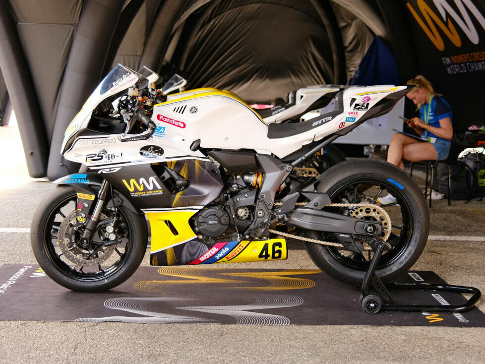 Yamaha R7