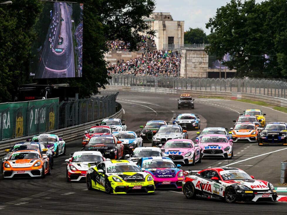 Start der ADAC GT4 Germany auf dem Norisring 2024