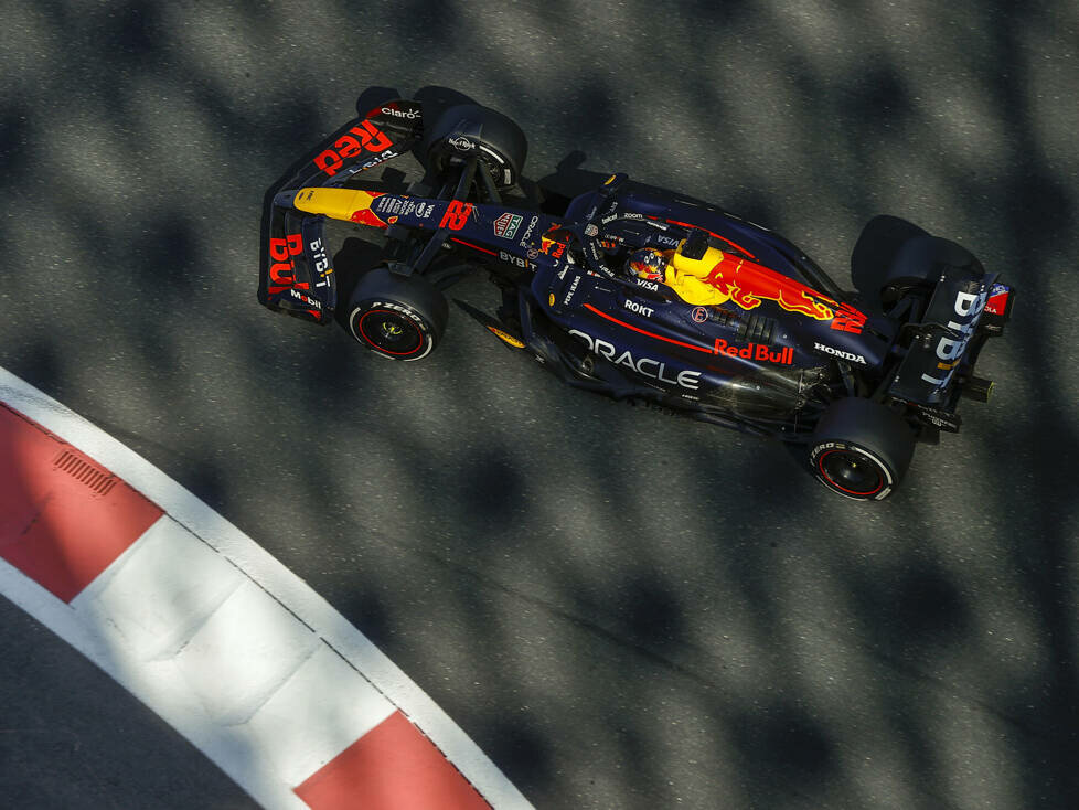 Yuki Tsunoda (Red Bull RB20) bei den Formel-1-Tests in Abu Dhabi 2024