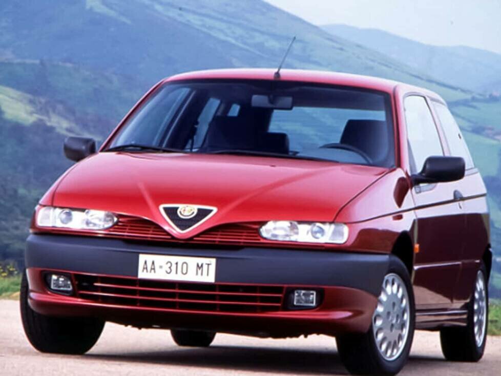 Alfa Romeo 145