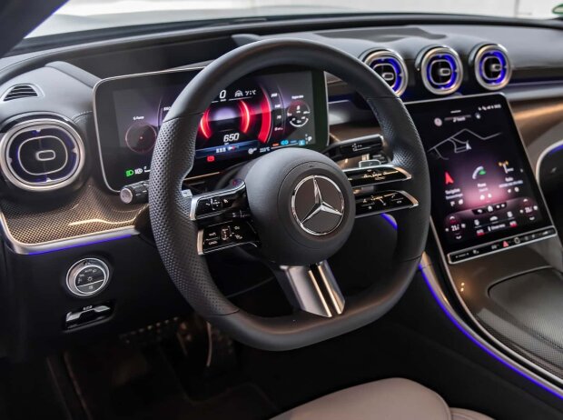 Cockpit der Mercedes C-Klasse Cockpit der Mercedes C-Klasse