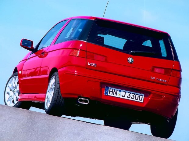 Das markante Heck des Alfa Romeo 145 Das markante Heck des Alfa Romeo 145