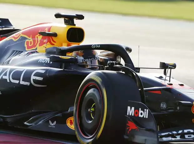 Yuki Tsunoda (Red Bull RB20) bei Testfahrten der Formel 1 in Abu Dhabi 2024 Titel-Bild zur News: Yuki Tsunoda (Red Bull RB20) bei Testfahrten der Formel 1 in Abu Dhabi 2024