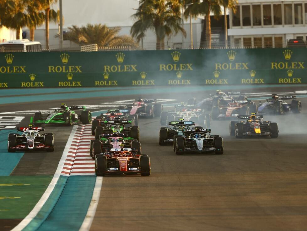 Der Start beim Formel-1-Rennen in Abu Dhabi 2024