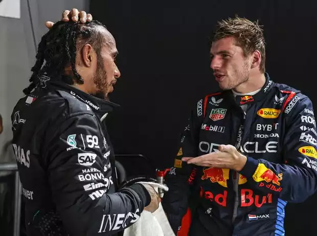 Lewis Hamilton und Max Verstappen nach einem Formel-1-Rennen Titel-Bild zur News: Lewis Hamilton und Max Verstappen nach einem Formel-1-Rennen