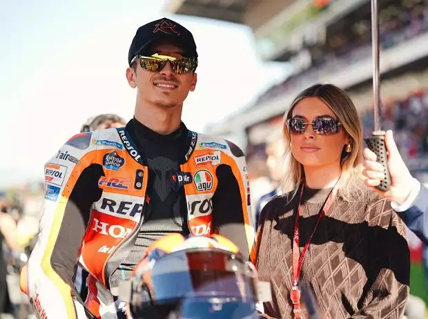 Luca Marini mit Ehefrau Marta Titel-Bild zur News: Luca Marini mit Ehefrau Marta
