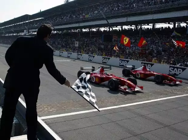 Titel-Bild zur News: Das Ferrari-Fotofinish beim USA-Grand-Prix 2002 in Indianapolis