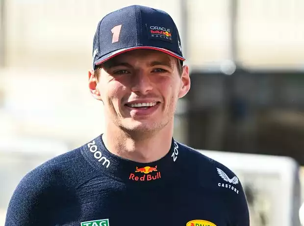 Max Verstappen (Red Bull) bei Testfahrten der Formel 1 in Bahrain 2024 Titel-Bild zur News: Max Verstappen (Red Bull) bei Testfahrten der Formel 1 in Bahrain 2024