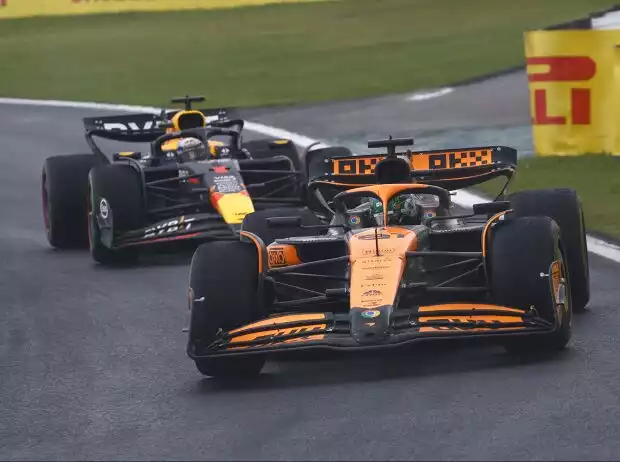 Oscar Piastri (McLaren MCL38) und Max Verstappen (Red Bull RB20) beim Formel-1-Rennen in Brasilien 2024 Titel-Bild zur News: Oscar Piastri (McLaren MCL38) und Max Verstappen (Red Bull RB20) beim Formel-1-Rennen in Brasilien 2024