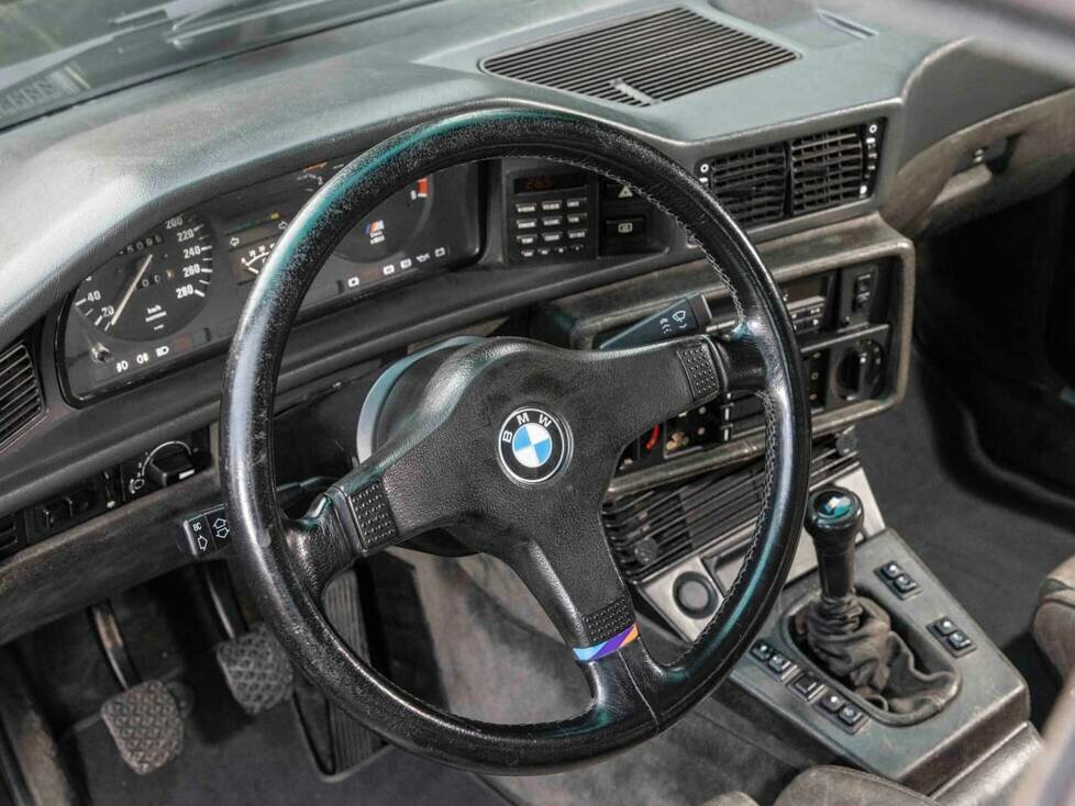 BMW M5 E28 (1986) im Fahrbericht
