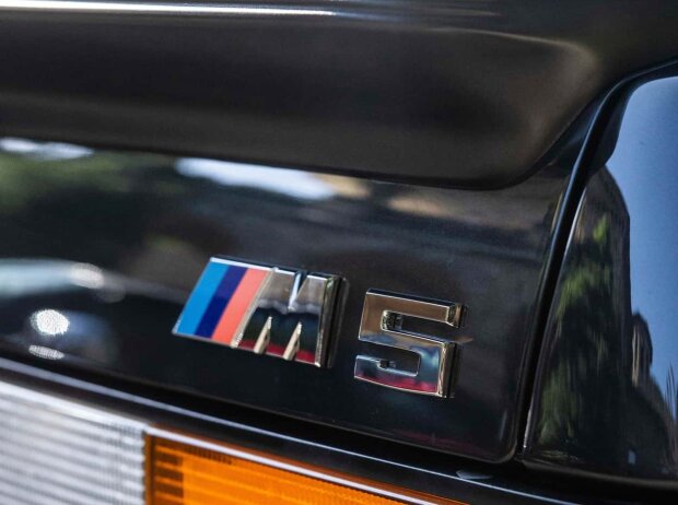 BMW M5 E28 (1986) BMW M5 E28 (1986)