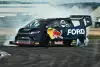 Bild zum Inhalt: The Stig driftet Ford SuperVan auf Top Gear-Test Track
