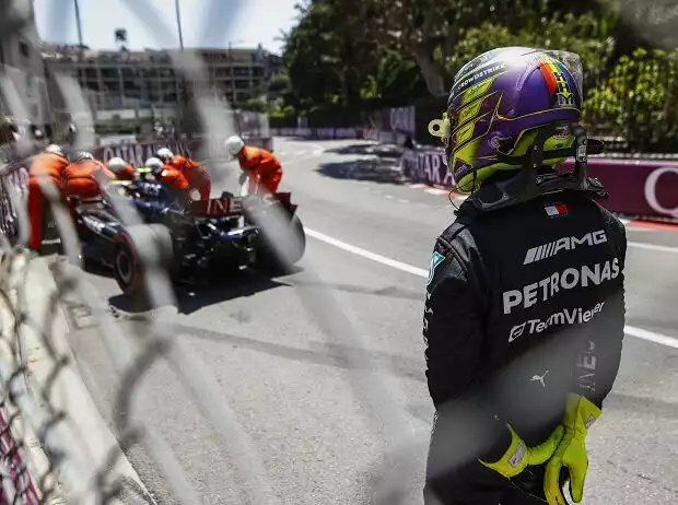 Lewis Hamilton nach einem Unfall beim Formel-1-Rennen in Monaco 2024 Titel-Bild zur News: Lewis Hamilton nach einem Unfall beim Formel-1-Rennen in Monaco 2024