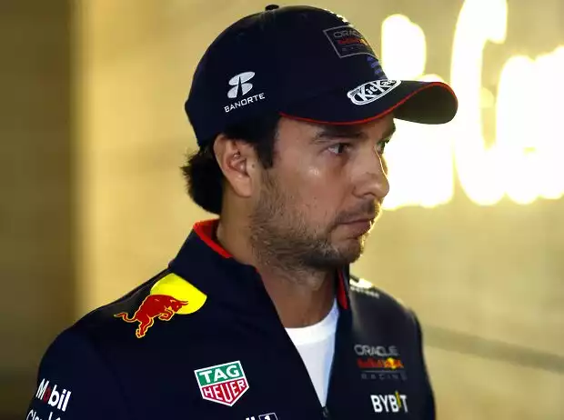 Sergio Perez (Red Bull) beim Formel-1-Rennen in Abu Dhabi 2024 Titel-Bild zur News: Sergio Perez (Red Bull) beim Formel-1-Rennen in Abu Dhabi 2024