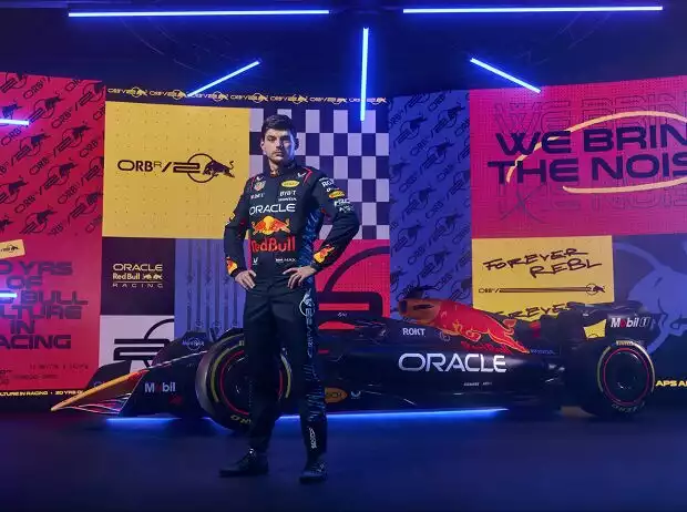 Max Verstappen bei der Präsentation des Red Bull RB20 Titel-Bild zur News: Max Verstappen bei der Präsentation des Red Bull RB20