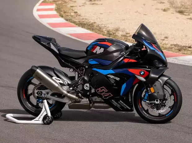 BMW M1000RR Titel-Bild zur News: BMW M1000RR