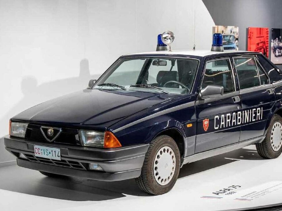 Alfa Romeo 75 der Carabinieri