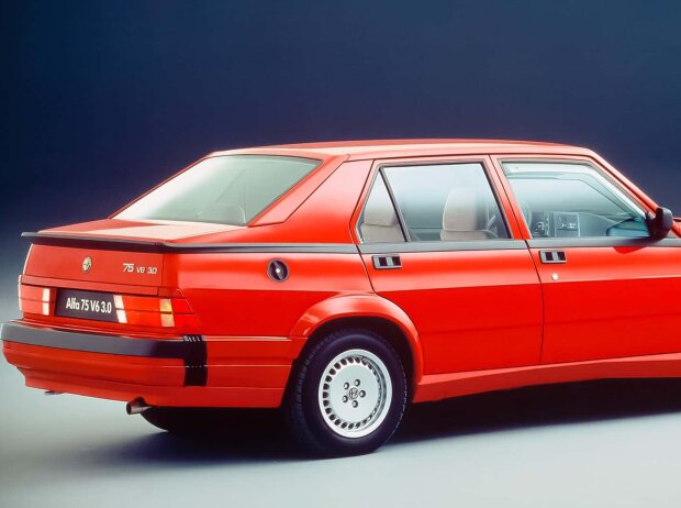 Alfa Romeo 75 3.0i V6 America (1987-1988) Alfa Romeo 75 3.0i V6 America (1987-1988)