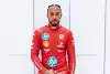 Bild zum Inhalt: Premiere: Lewis Hamilton erstmals im Ferrari-Rennanzug