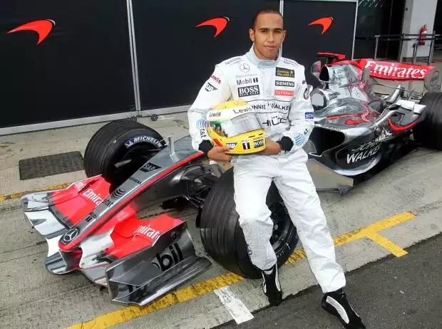 Lewis Hamilton mit dem McLaren MP4-21 aus der Formel-1-Saison 2006 Titel-Bild zur News: Lewis Hamilton mit dem McLaren MP4-21 aus der Formel-1-Saison 2006