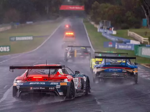 Das Bathurst 12 Hour lockt 18 GT3-Boliden, aber nur vier weitere Fahrzeuge an Titel-Bild zur News: Das Bathurst 12 Hour lockt 18 GT3-Boliden, aber nur vier weitere Fahrzeuge an