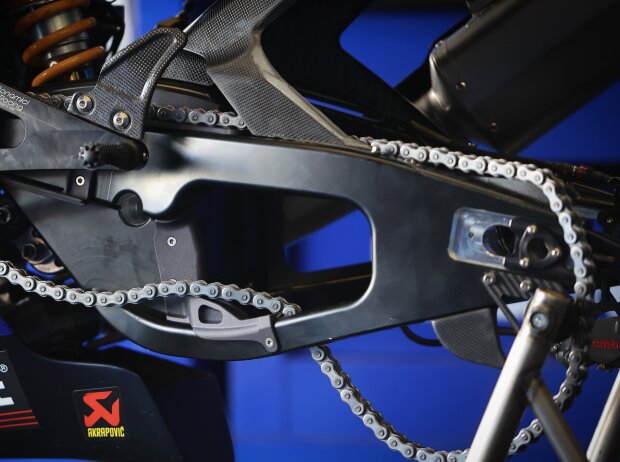 Yamaha R1 Schwinge Yamaha R1 Schwinge