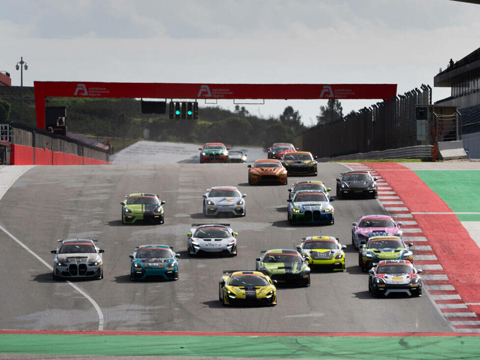 Auch in der GT4-Winter-Series wurde um jeden Zentimeter gekämpft