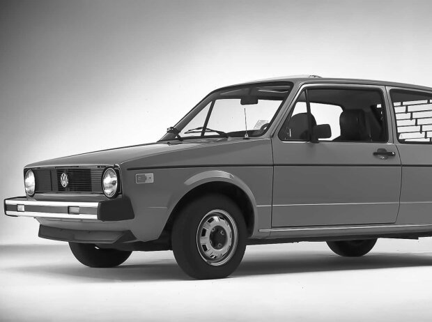 Ein früher VW Rabbit. Gut zu erkennen: Die massiven US-Stoßstangen und das Kaninchen an der C-Säule. Ein früher VW Rabbit. Gut zu erkennen: Die massiven US-Stoßstangen und das Kaninchen an der C-Säule.