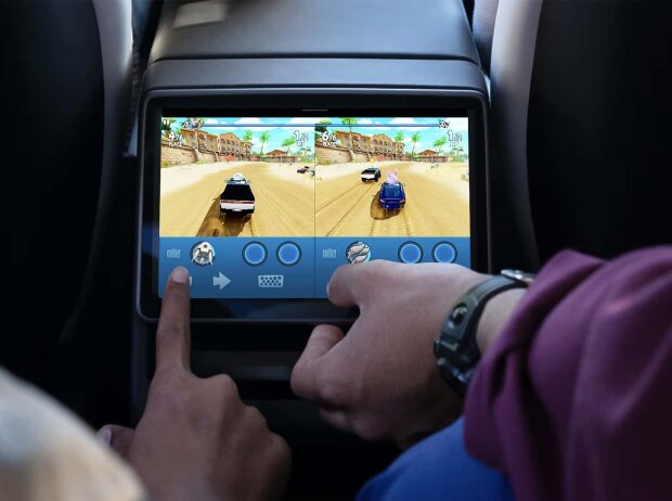 Tesla Model Y (2025) Tesla Model Y (2025)