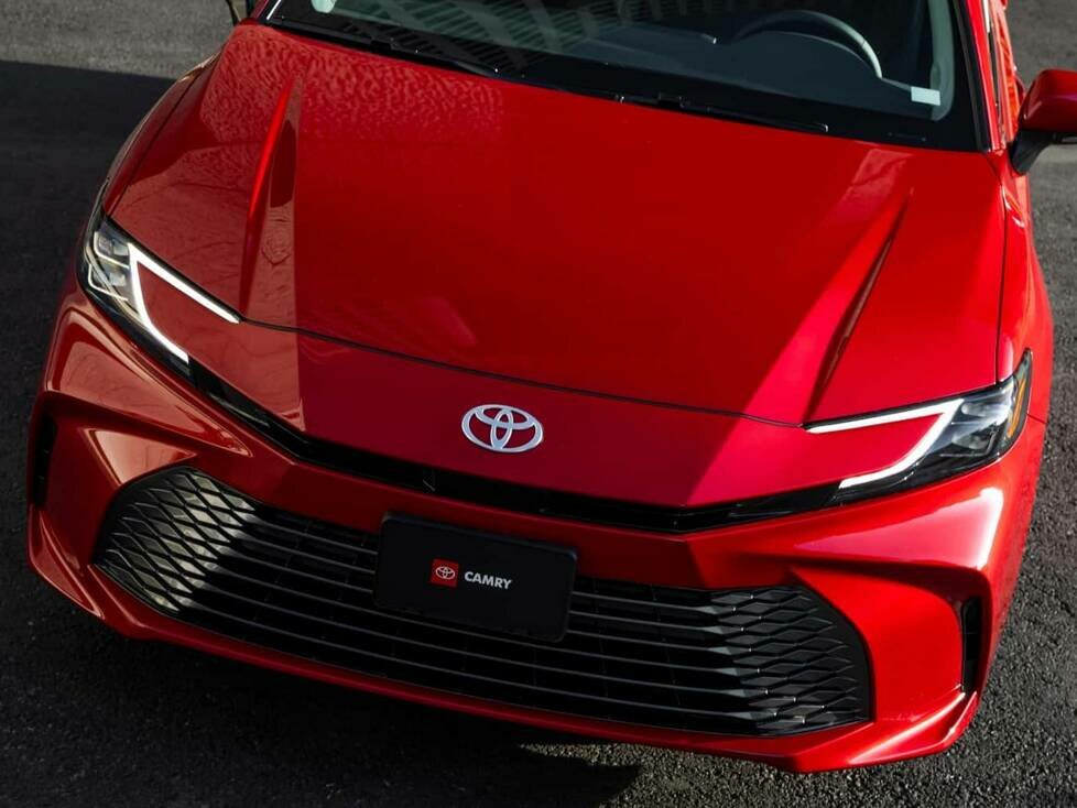 Toyota Camry (2025)