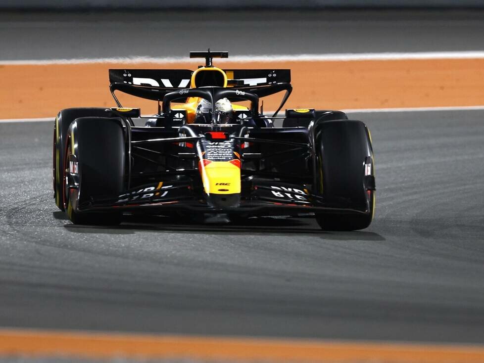Max Verstappen (Red Bull RB20) beim Formel-1-Rennen in Katar 2024