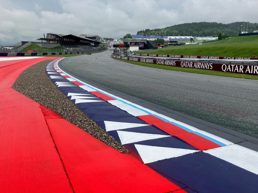 Randsteine und Tracklimits in Kurve 10 am Red-Bull-Ring