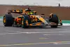 Bild zum Inhalt: In Tarnlackierung: McLaren zeigt neuen MCL39 bei Shakedown in Silverstone!