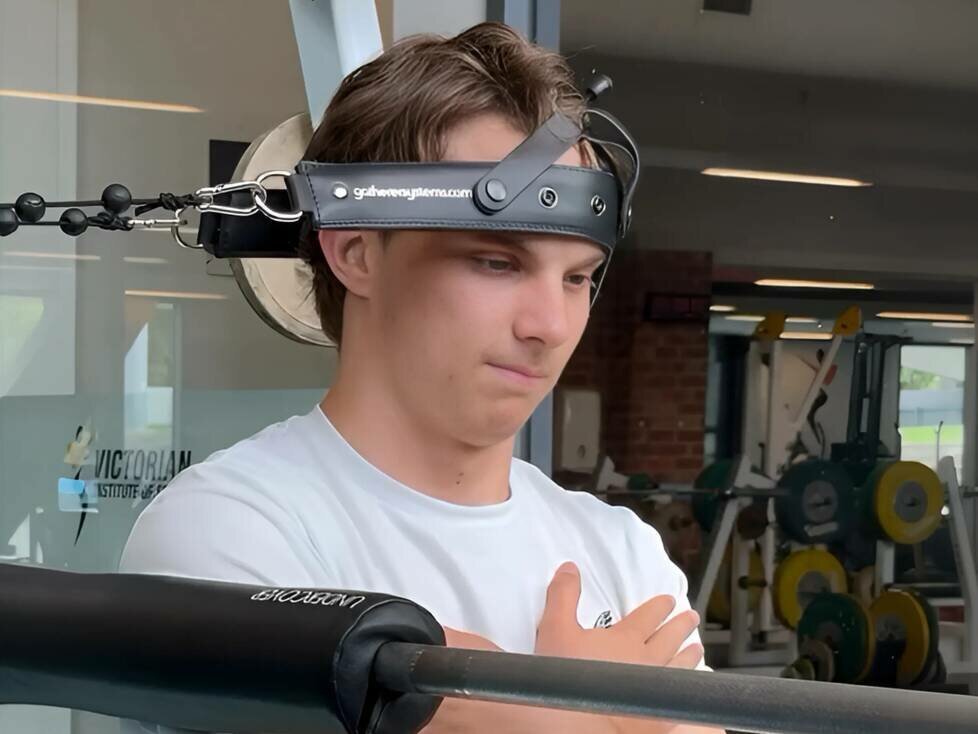 Oscar Piastri beim Fitnesstraining